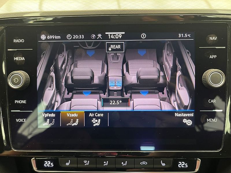 Volkswagen Passat 2.0 TDi LED SVĚTLA, rezervace - fotka 65 z 96