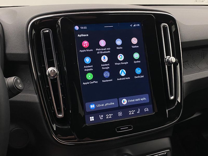 Volvo XC40 PURE ELECTRIC RECHARGE PLUS - fotka 8 z 55