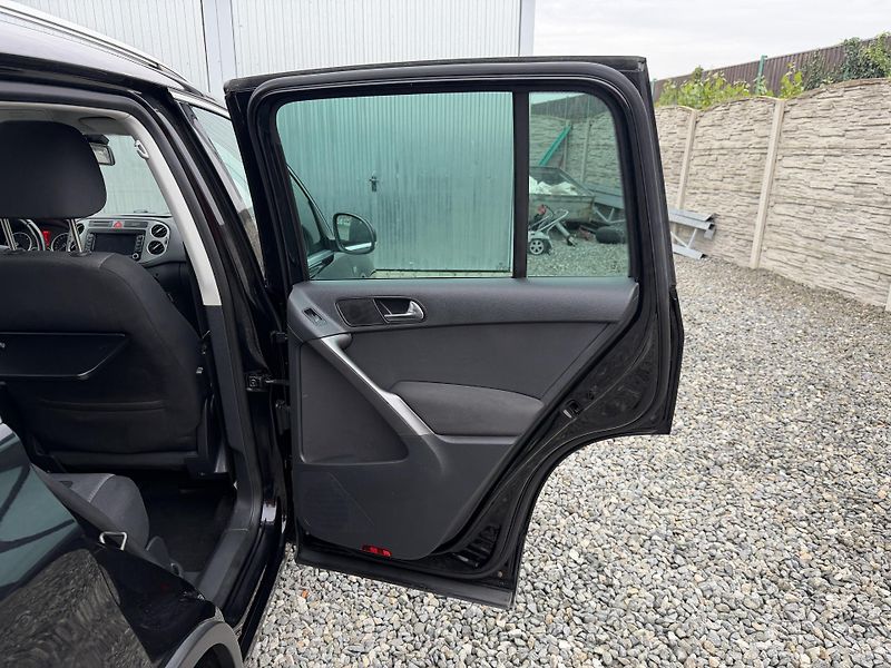 Volkswagen Tiguan 140PS 4x4 DSG PANORAMA - fotka 116 z 158