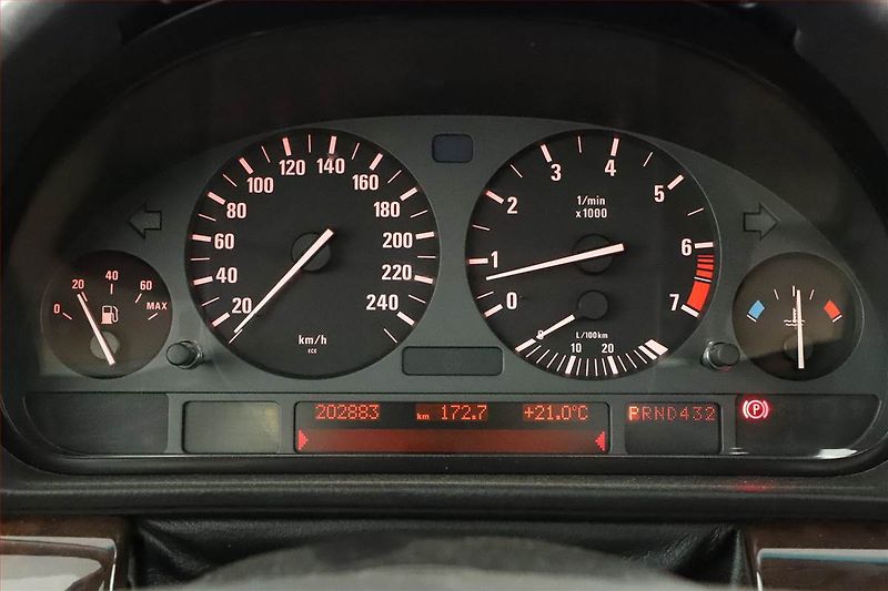 BMW Řada 7 (1994) 740i, Automat, Kůže, Tempomat - fotka 17 z 20