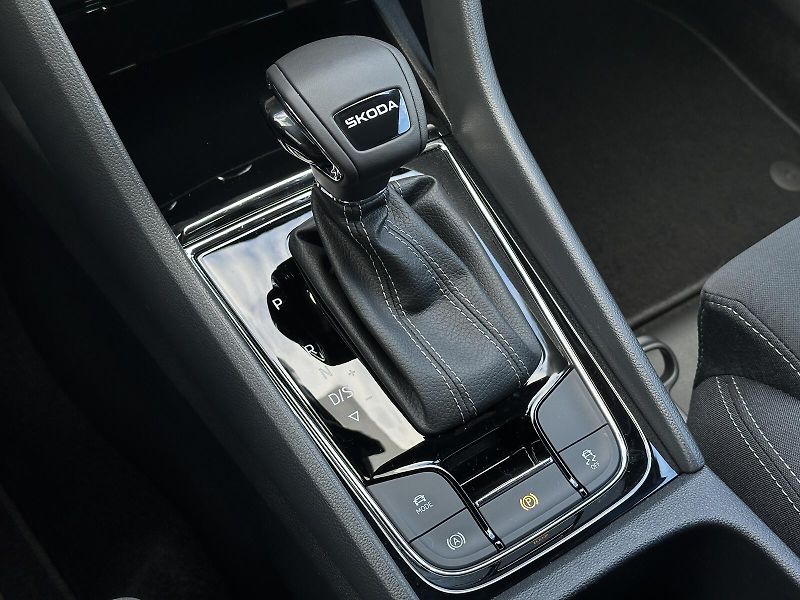 Škoda Karoq 1.5TSi DSG 150PS Sportline Mat - fotka 34 z 42