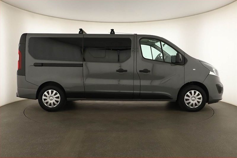Opel Vivaro (2019) 1.6 BiCDTI, Bus, 9Míst, ČR - fotka 6 z 13
