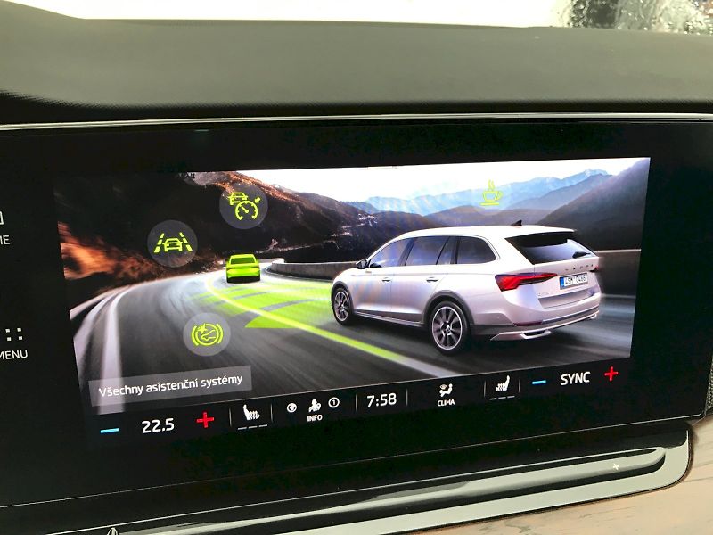 Škoda Octavia (2022) COM SCO TD 110/2.0 A7F - fotka 22 z 29
