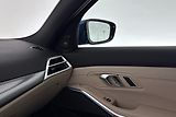 BMW Řada 3 330e xDrive - náhled 18