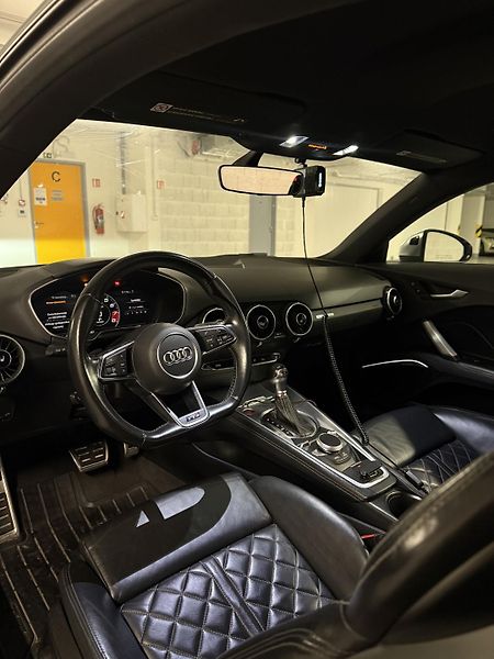 Audi TTS (2016) - fotka 26 z 31
