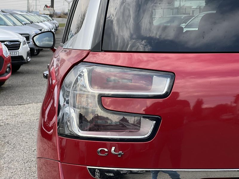 Citroën Grand C4 Picasso 2.0HDi 7MÍST KAMERA KLIMA ČR - fotka 46 z 49