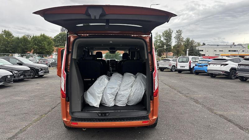 Ford Tourneo Custom (2019) 2.0L Ecoblue - fotka 25 z 29