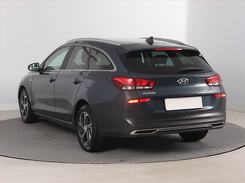 Hyundai i30 (2021) 1.5 T-GDI MHEV, Automat - fotka 4 z 12