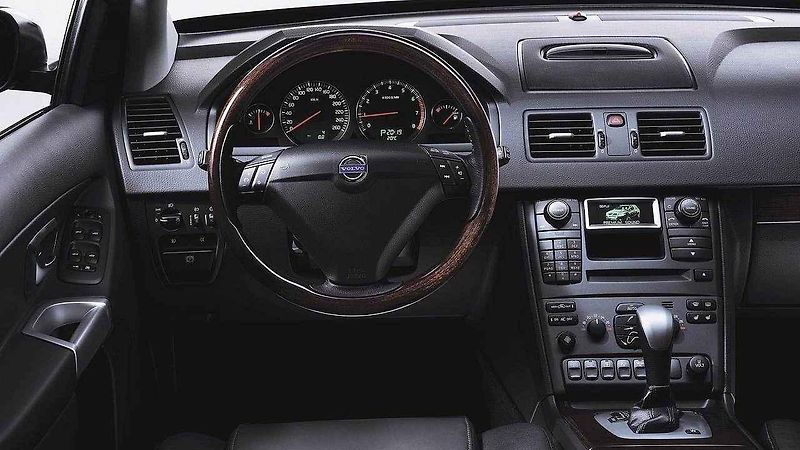 Volvo XC90.