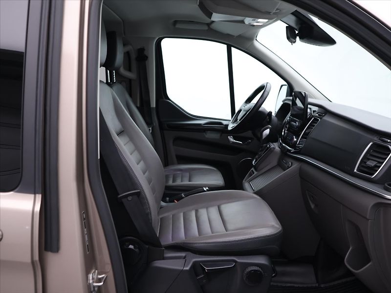 Ford Tourneo Custom 2,0 TDCi 136kW Titanium L2 Aut - fotka 12 z 31