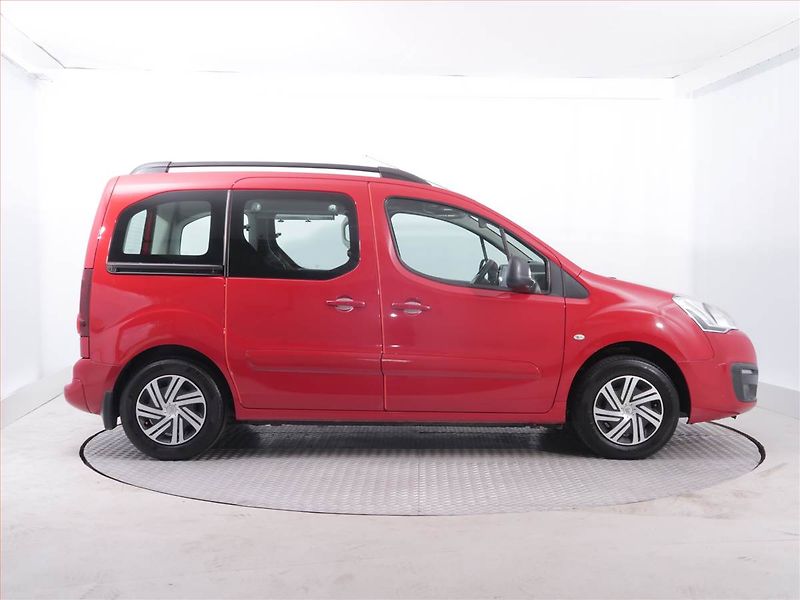 Citroën Berlingo (2015) Feel 1.6 HDi, 5Míst, ČR, 1Maj - fotka 6 z 11