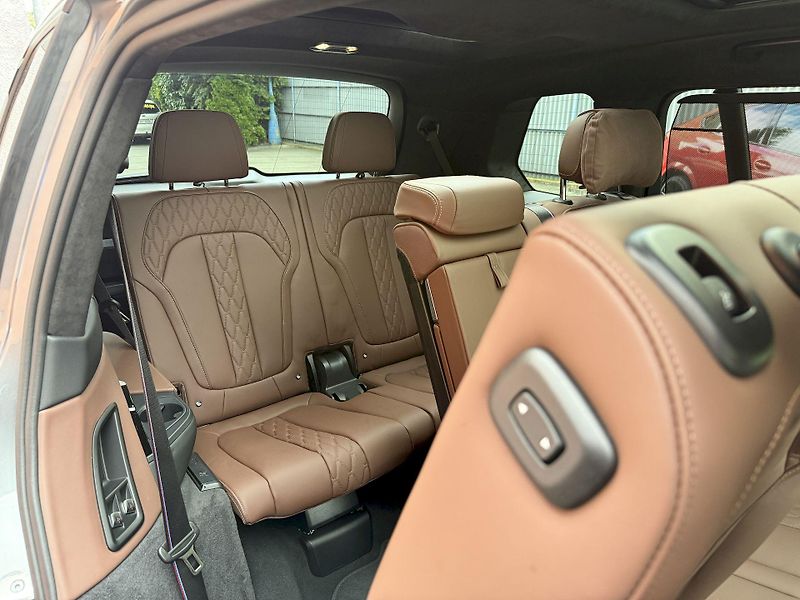 BMW X7 xDrive40d M-PRO Indiv. FULL - fotka 43 z 56