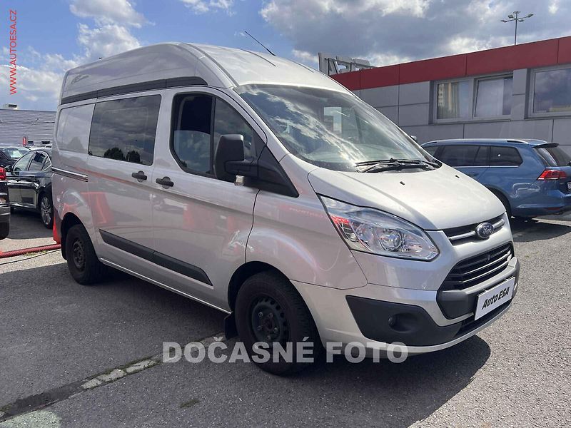 Ford Transit Custom (2015) 2.2TDCi L1H2 6míst, 1.maj,ČR - fotka 1 z 3