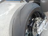 Aprilia Tuono V4 1100 Factory (2026) Shakedown Indigo (sleva 50.0 - náhled 23