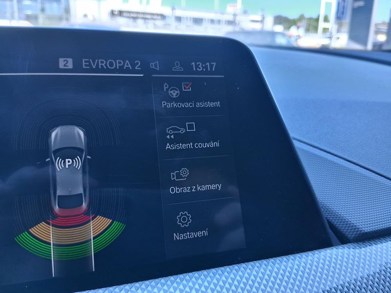 BMW Řada 2 GRAN COUPE 1.5 218i 100 kW - fotka 28 z 32