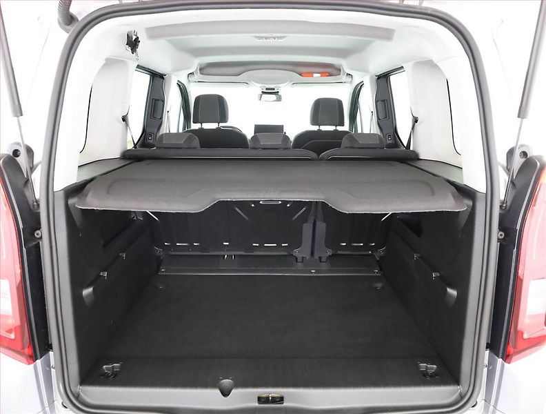 Opel Combo (2025) 1.2 Turbo, 5Míst, ČR, 1Maj - fotka 18 z 19