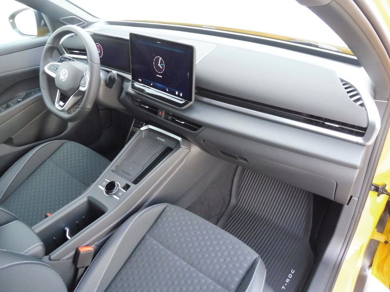 Volkswagen T-Roc (2026) R-Line 1,5 eTSI 110kW mHEV DSG - fotka 8 z 32