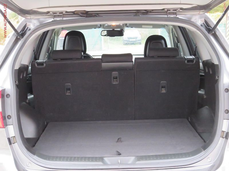 Kia Sorento (2015) 2.2CRDi, 2.maj,ČR, AT - fotka 7 z 29