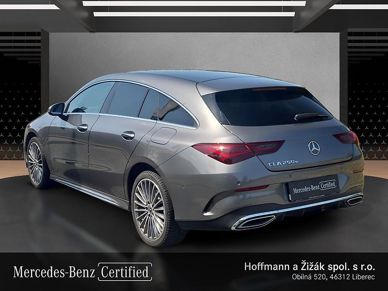 Mercedes-Benz CLA 250 e Shooting Brake - fotka 7 z 24