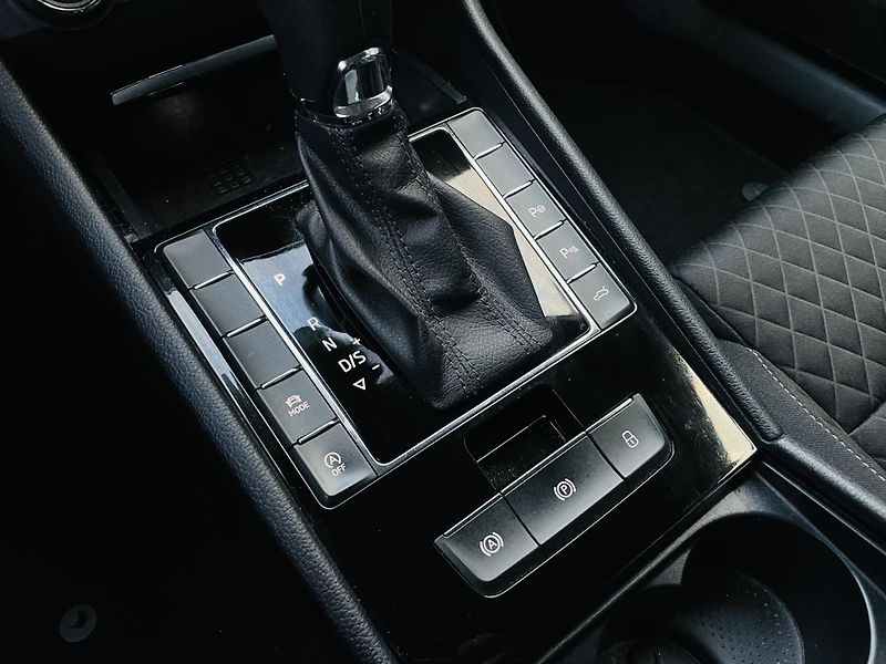 Škoda Superb 2.0TDI DSG TAŽNÉ NEZÁVISLE TOP - fotka 39 z 53