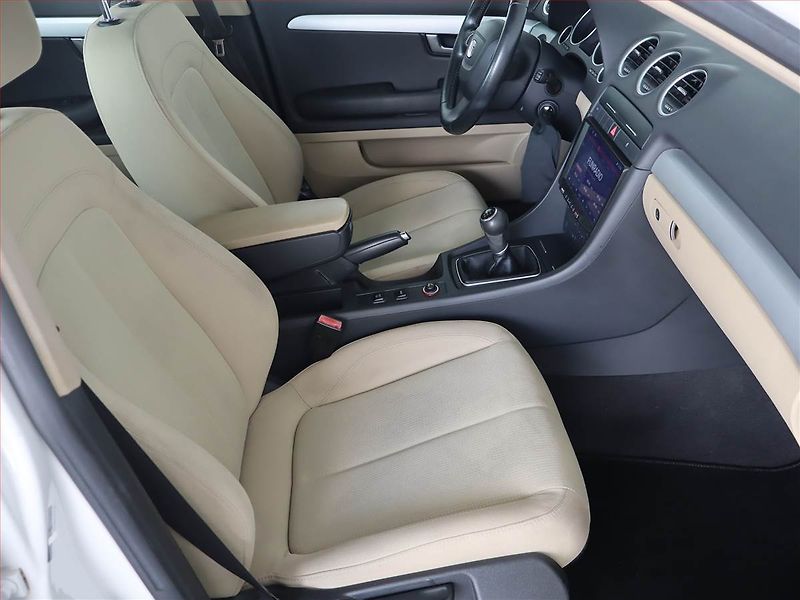 Seat Exeo (2011) 2.0 TDI, nová STK - fotka 9 z 16