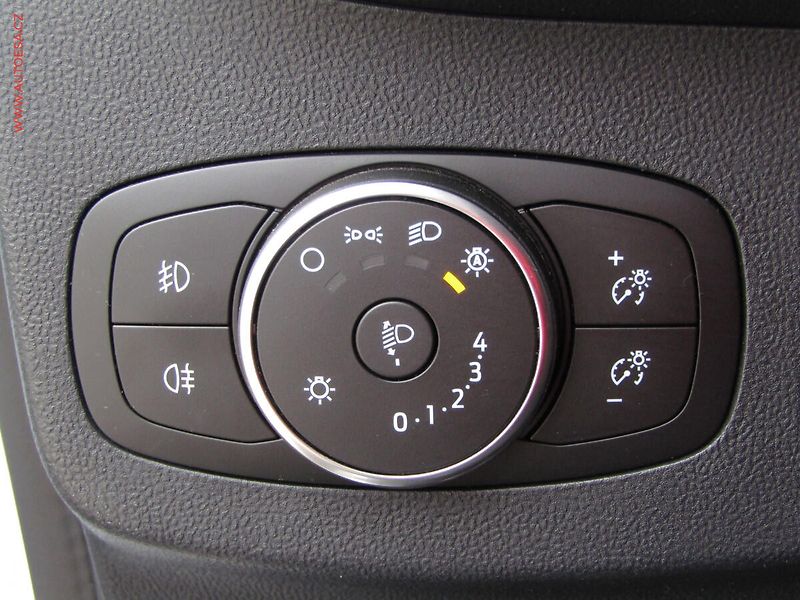 Ford Puma (2021) 1.0 EB, Titanium, LED, navi - fotka 12 z 19