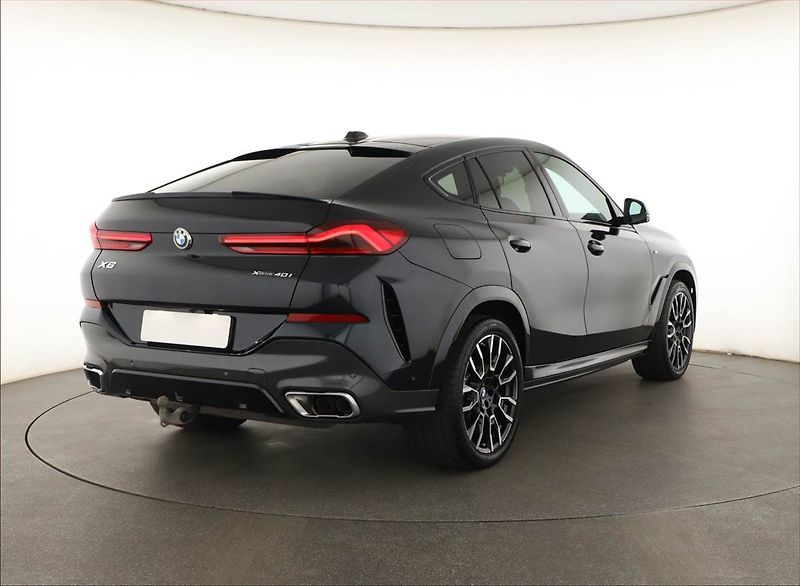 BMW X6 (2025) xDrive40i, M Paket, Navigace - fotka 5 z 21