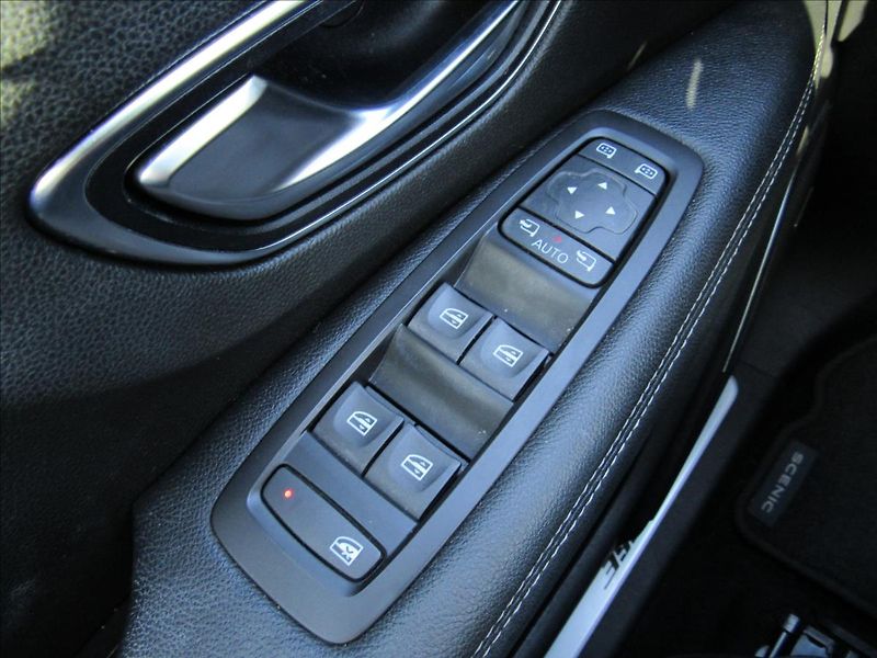 Renault Scénic 1,6 dCi 118kW Automat - fotka 26 z 35