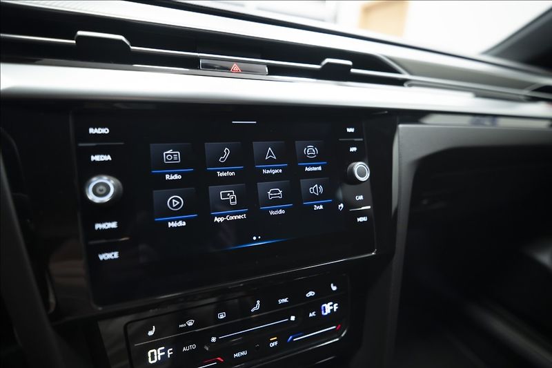 Volkswagen Arteon 2,0 TDI DSG R-LINE 1. MAJ ČR - fotka 24 z 36