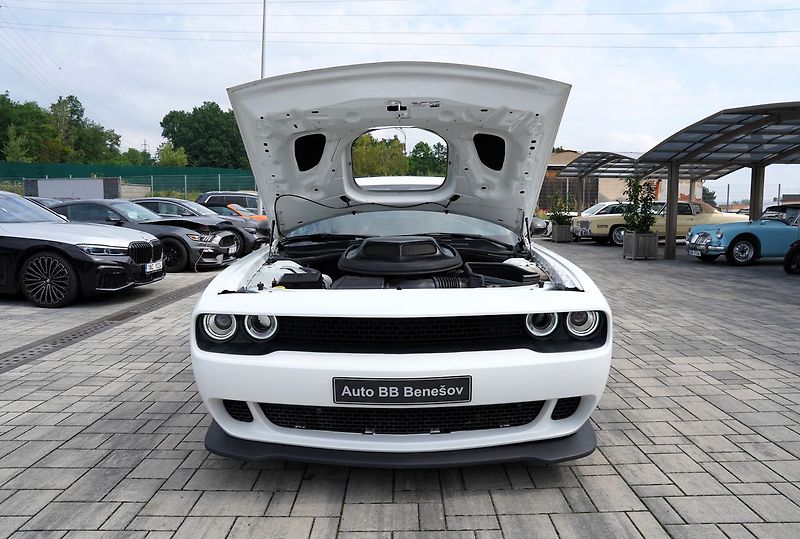 Dodge Challenger 5.7L V8 Hemi/Shaker/kůže/375 P - fotka 9 z 41
