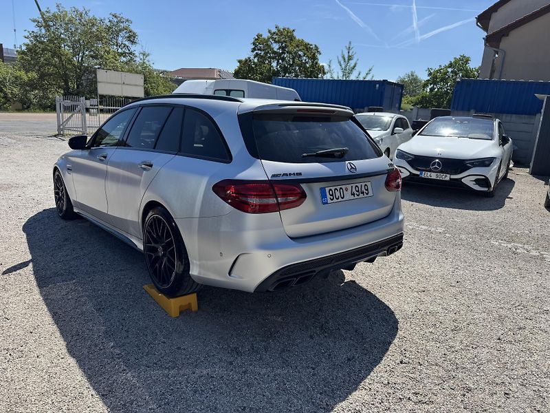 Mercedes-Benz Třídy C (2017) C63S AMG V8 Biturbo  - fotka 55 z 55