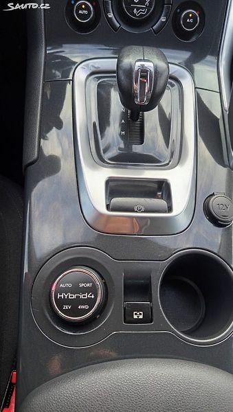 Peugeot 3008 (2012) - fotka 24 z 32