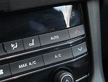 Jaguar F-Pace (2017) 20d AWD, 4X4, Automat - náhled 20