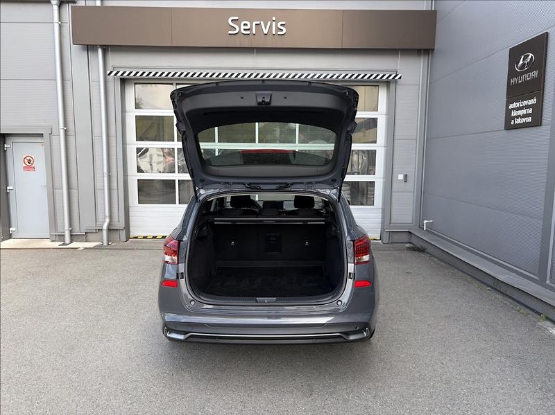 Hyundai i30 1,0 T-GDI DCT  WG FL Style - fotka 21 z 25