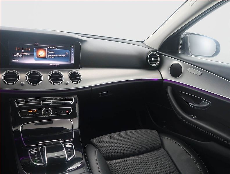 Mercedes-Benz Třídy E (2017) E 220 d, Automat, Kůže, Navi - fotka 8 z 16