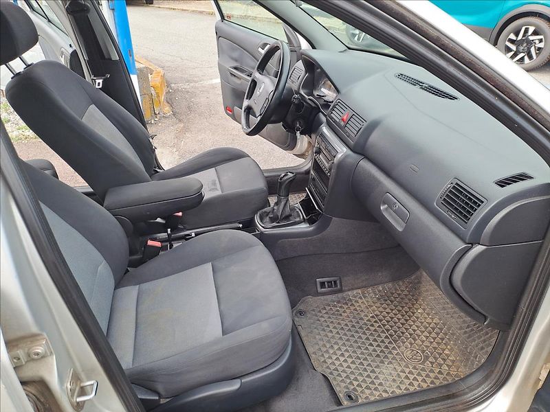 Škoda Octavia 1,9 TDI - fotka 8 z 13