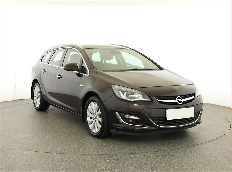 Opel Astra (2013) 2.0 CDTI, Xenony, Tempomat - fotografie inzerátu