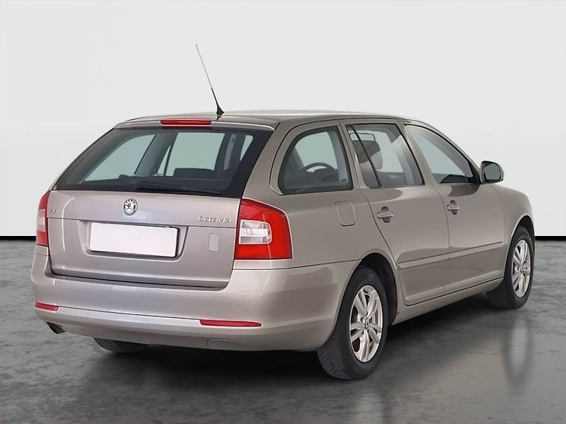 Škoda Octavia (2011) Ambition 1.6 TDI, Serv.kniha - fotka 5 z 18