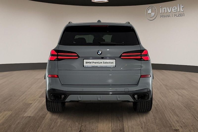 BMW X5 xDrive30d - fotka 4 z 26