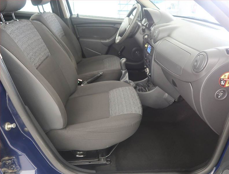 Dacia Duster (2011) 1.6 16V - fotka 9 z 13