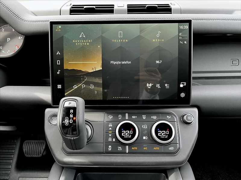 Land Rover Defender (2026) 3,0 110 X-Dynamic SE D250 AWD - fotka 12 z 18