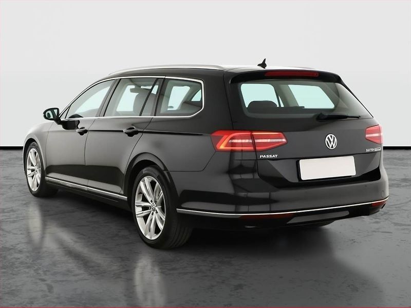 Volkswagen Passat (2015) Highline 2.0 TDI, Tempomat - fotka 4 z 17