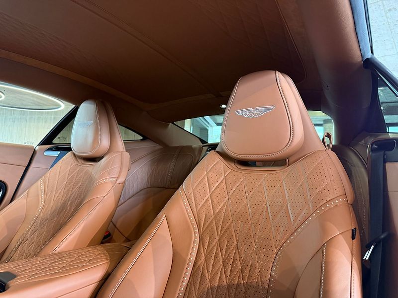 Aston Martin DB12 MY25, V8, 500 kW, Ventilace - fotka 14 z 32