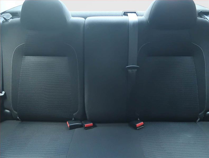 Peugeot 301 (2015) 1.6 VTi, po STK, zamluveno - fotka 10 z 15