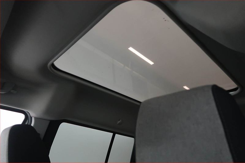 Ford Tourneo Connect (2018) Titanium 1.5 EcoBlue, 7Míst - fotka 15 z 21
