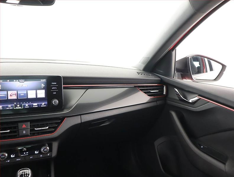 Škoda Scala (2022) 1.5 TSI, Kůže, Tempomat - fotka 8 z 21