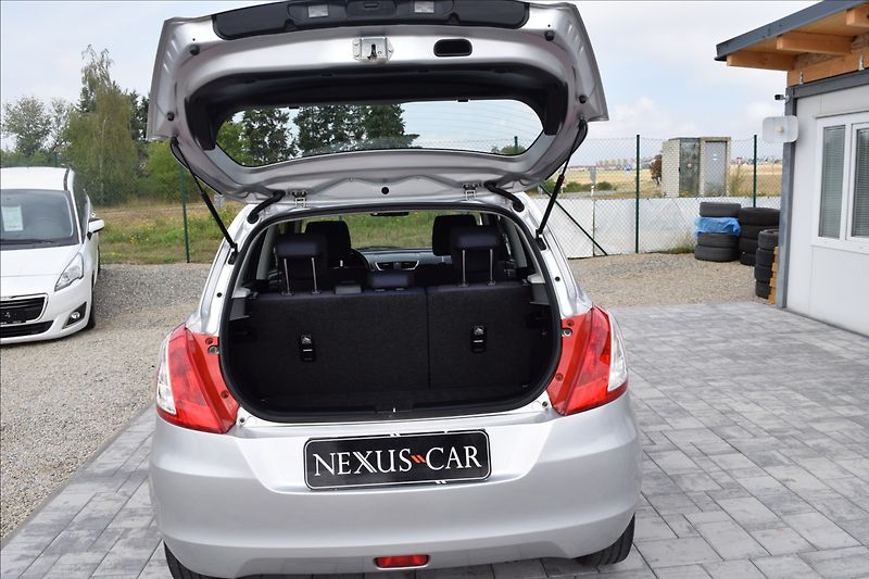 Suzuki Swift 1,2 i 69KW 4X4 ALU KLIMA - fotka 24 z 46