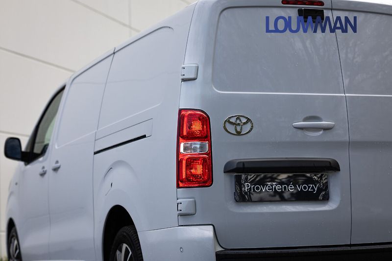 Toyota ProAce 2,0   Panel Van 144 L2 COMFORT - fotka 21 z 21