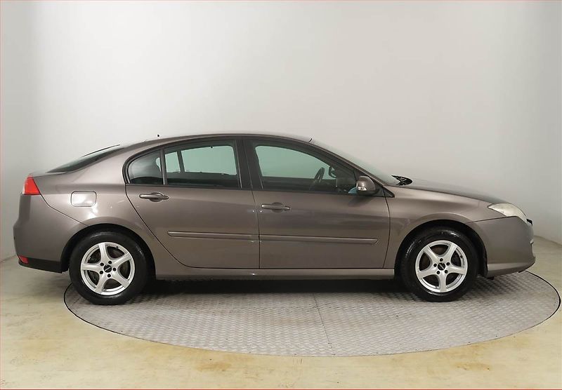Renault Laguna (2008) 2.0 16V, LPG, po STK, Tažné - fotka 6 z 18