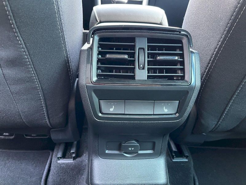 Škoda Karoq (2025) 1.5 TSI 110 kW DSG SportLine - fotka 27 z 35